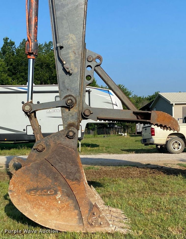 image for item DI7821 2009 John Deere 200D LC  excavator