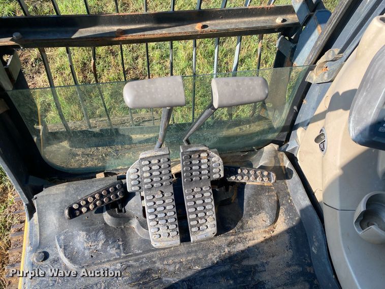 image for item DI7821 2009 John Deere 200D LC  excavator