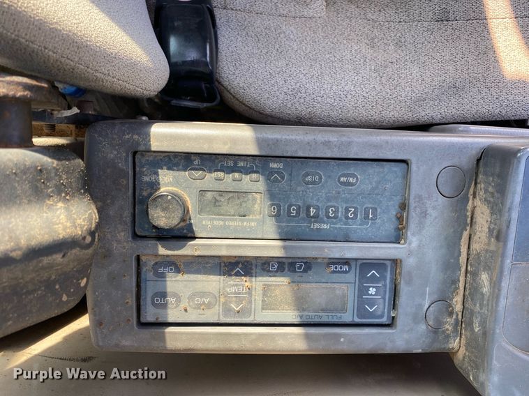 image for item DI7821 2009 John Deere 200D LC  excavator