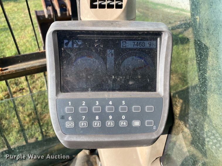 image for item DI7821 2009 John Deere 200D LC  excavator