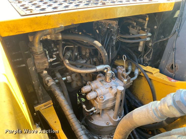 image for item DI7821 2009 John Deere 200D LC  excavator