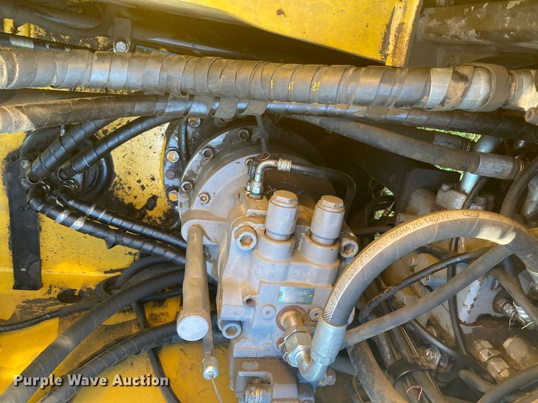 image for item DI7821 2009 John Deere 200D LC  excavator