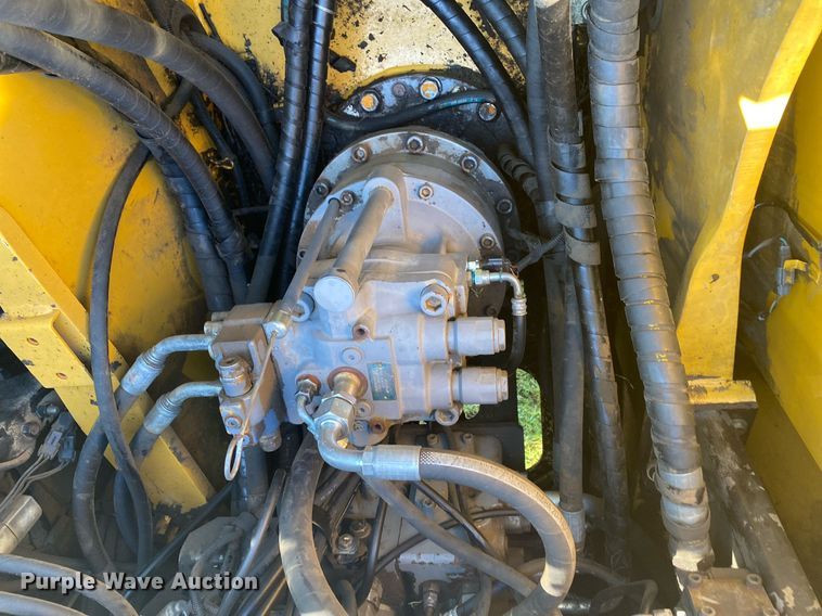 image for item DI7821 2009 John Deere 200D LC  excavator