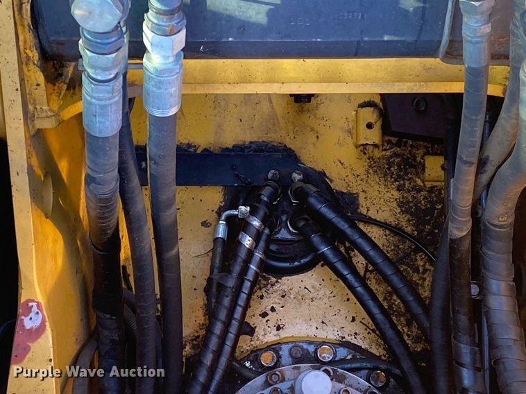 image for item DI7821 2009 John Deere 200D LC  excavator