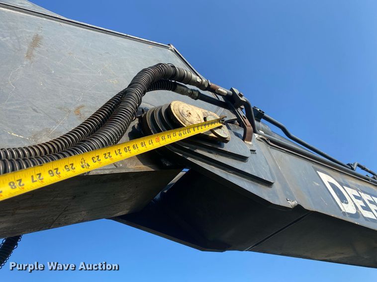 image for item DI7821 2009 John Deere 200D LC  excavator