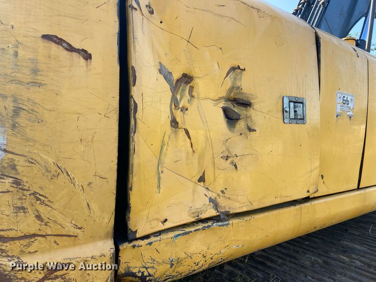 image for item DI7821 2009 John Deere 200D LC  excavator