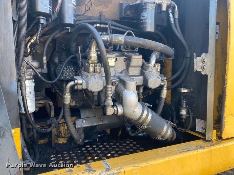 image for item DI7821 2009 John Deere 200D LC  excavator