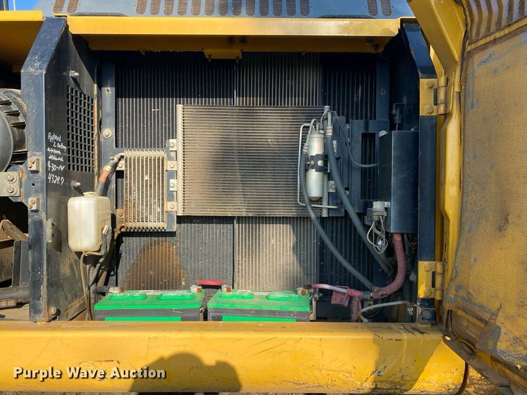 image for item DI7821 2009 John Deere 200D LC  excavator