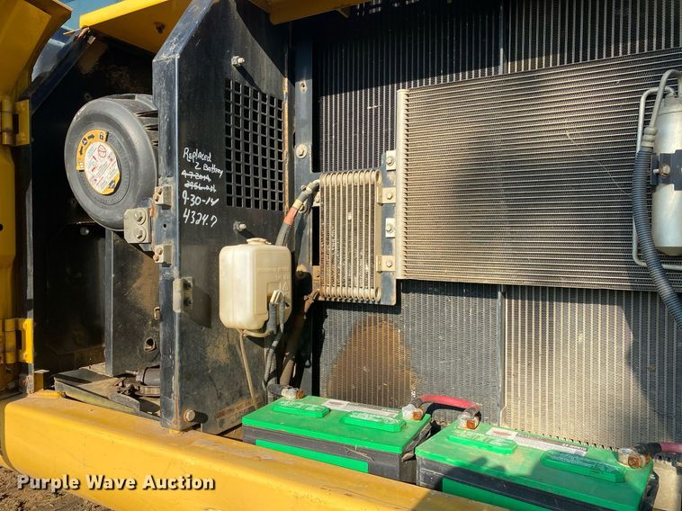 image for item DI7821 2009 John Deere 200D LC  excavator