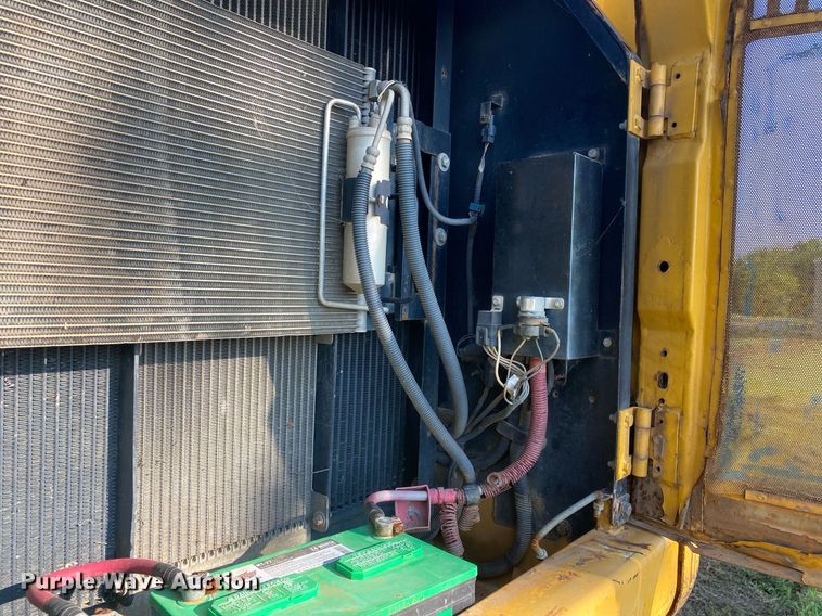 image for item DI7821 2009 John Deere 200D LC  excavator
