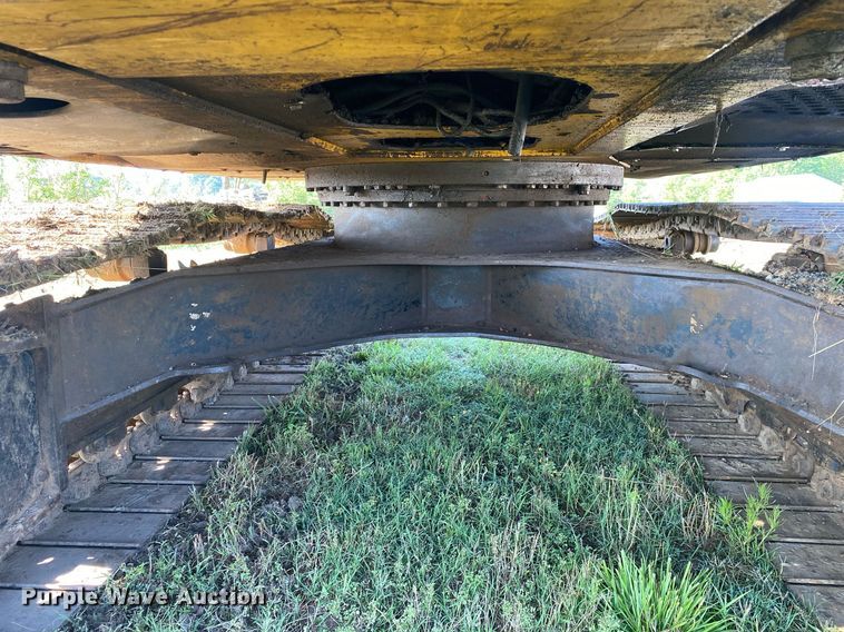 image for item DI7821 2009 John Deere 200D LC  excavator