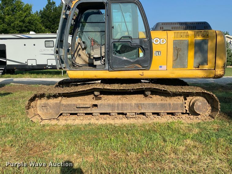 image for item DI7821 2009 John Deere 200D LC  excavator