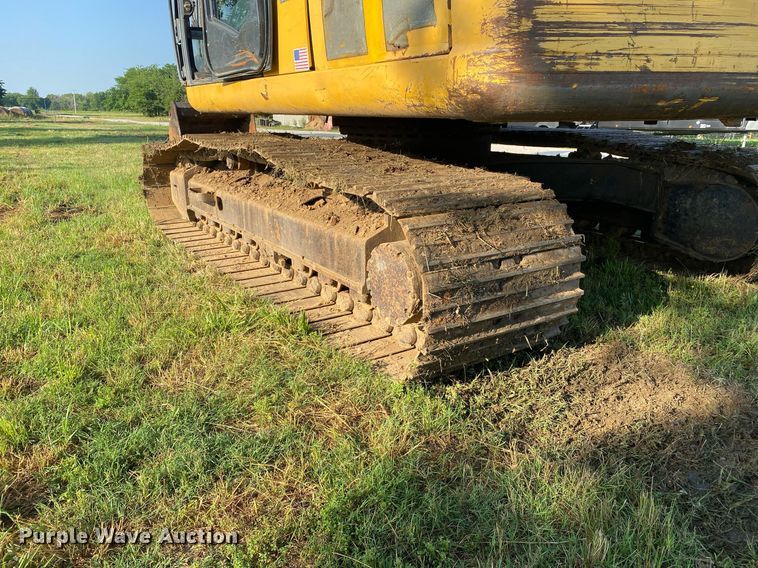 image for item DI7821 2009 John Deere 200D LC  excavator