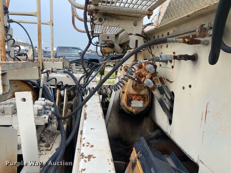 image for item DI7823 Cedarapids CR-461  paver