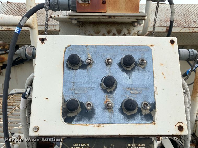 image for item DI7823 Cedarapids CR-461  paver