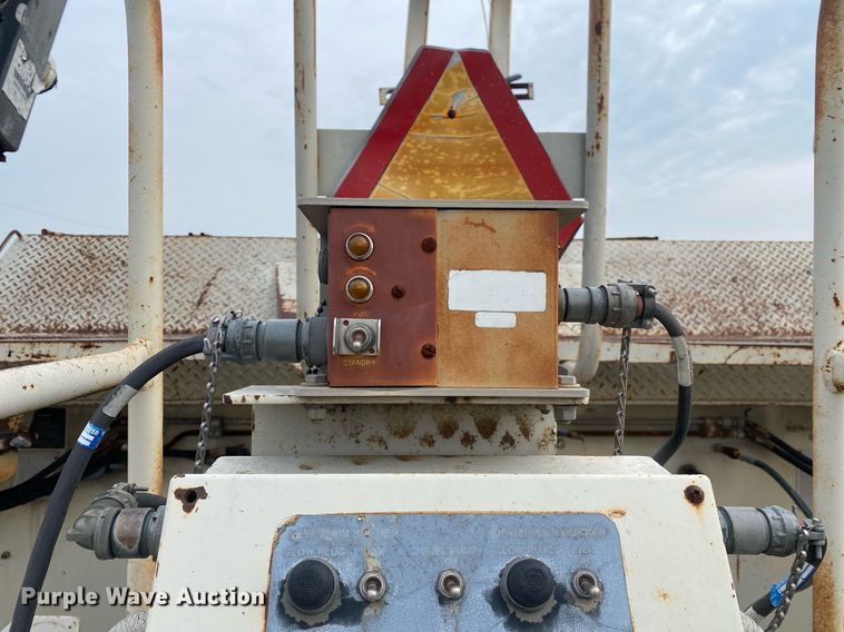 image for item DI7823 Cedarapids CR-461  paver