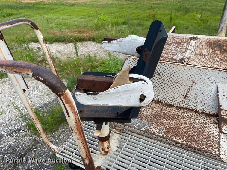 image for item DI7823 Cedarapids CR-461  paver