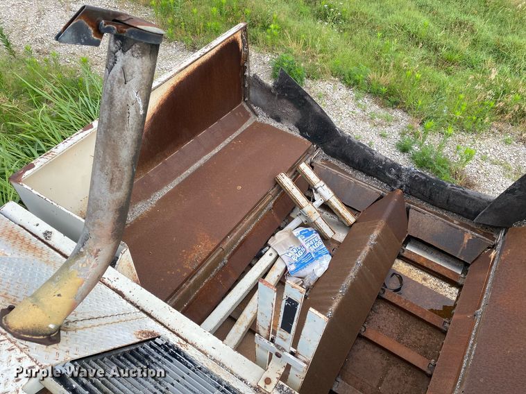 image for item DI7823 Cedarapids CR-461  paver