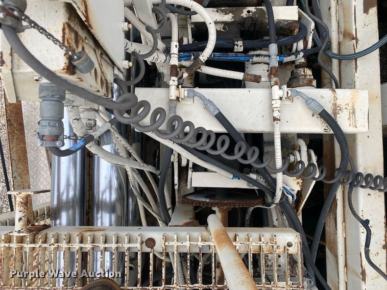 image for item DI7823 Cedarapids CR-461  paver