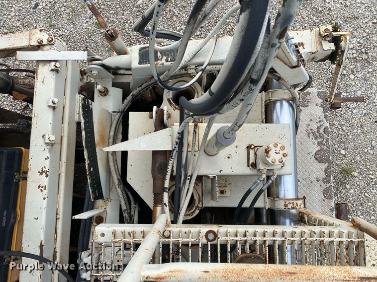 image for item DI7823 Cedarapids CR-461  paver