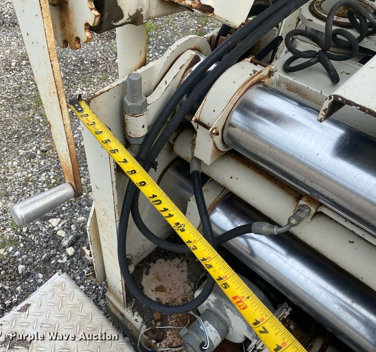 image for item DI7823 Cedarapids CR-461  paver