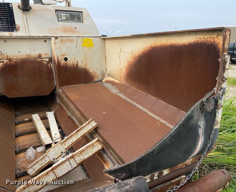 image for item DI7823 Cedarapids CR-461  paver