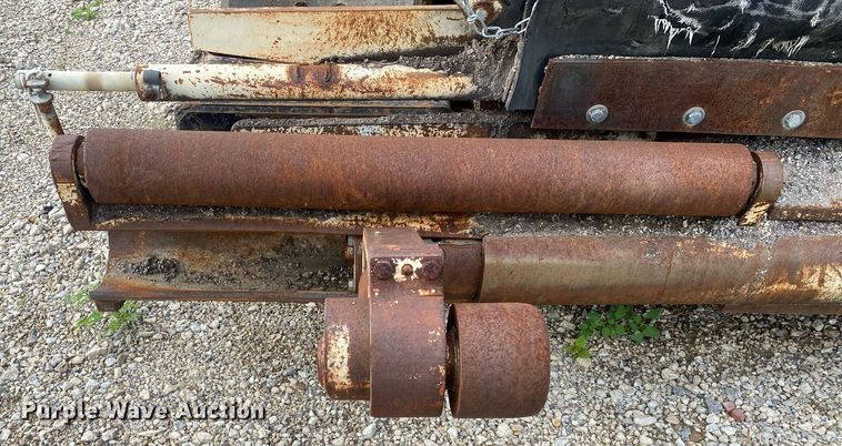 image for item DI7823 Cedarapids CR-461  paver