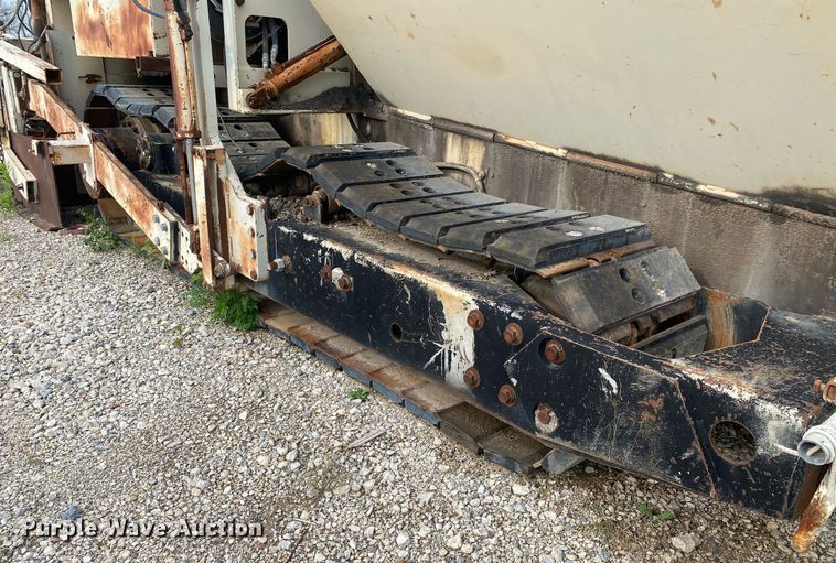 image for item DI7823 Cedarapids CR-461  paver