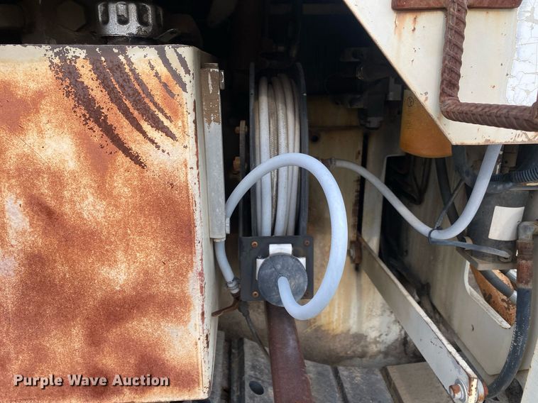 image for item DI7823 Cedarapids CR-461  paver