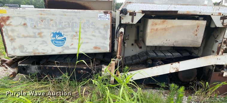 image for item DI7823 Cedarapids CR-461  paver