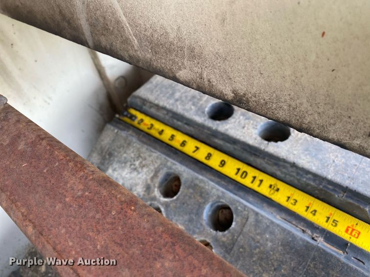 image for item DI7823 Cedarapids CR-461  paver