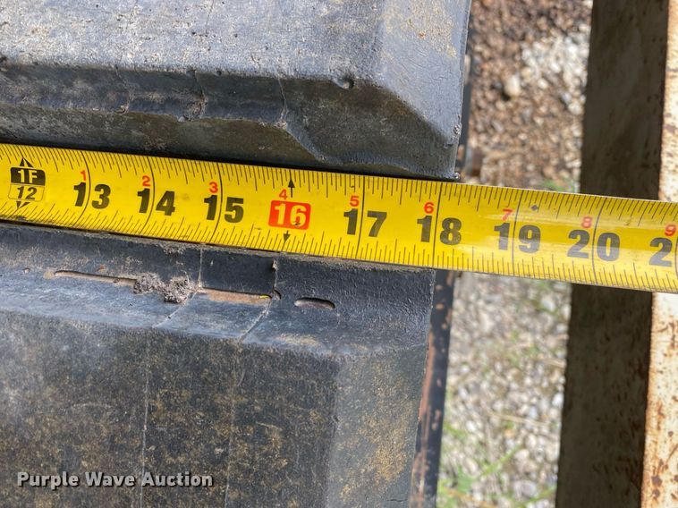 image for item DI7823 Cedarapids CR-461  paver