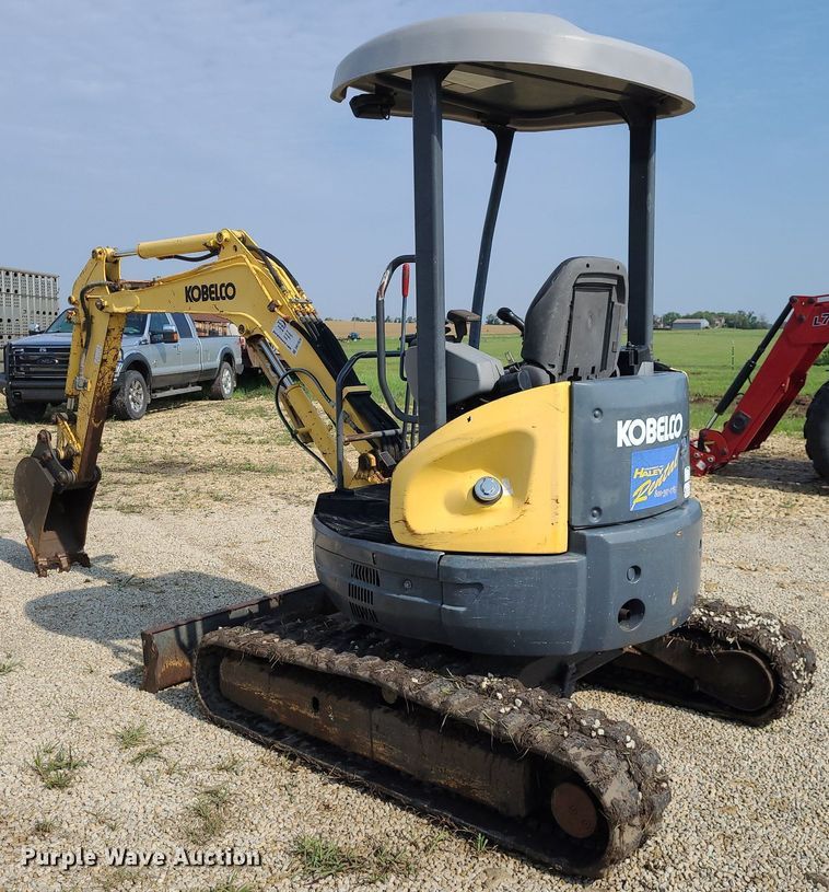 image for item DK1928 2007 Kobelco SK27SR3  mini excavator
