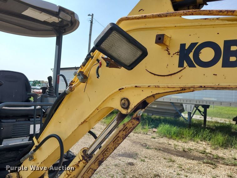 image for item DK1928 2007 Kobelco SK27SR3  mini excavator