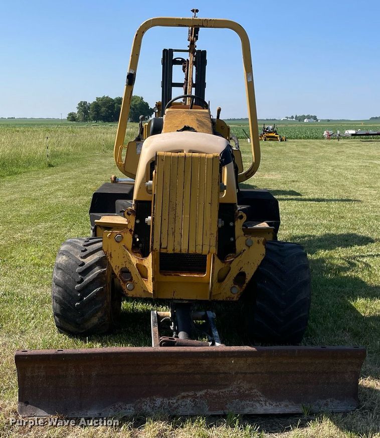 image for item DL3769 2005 Vermeer RT650 trencher