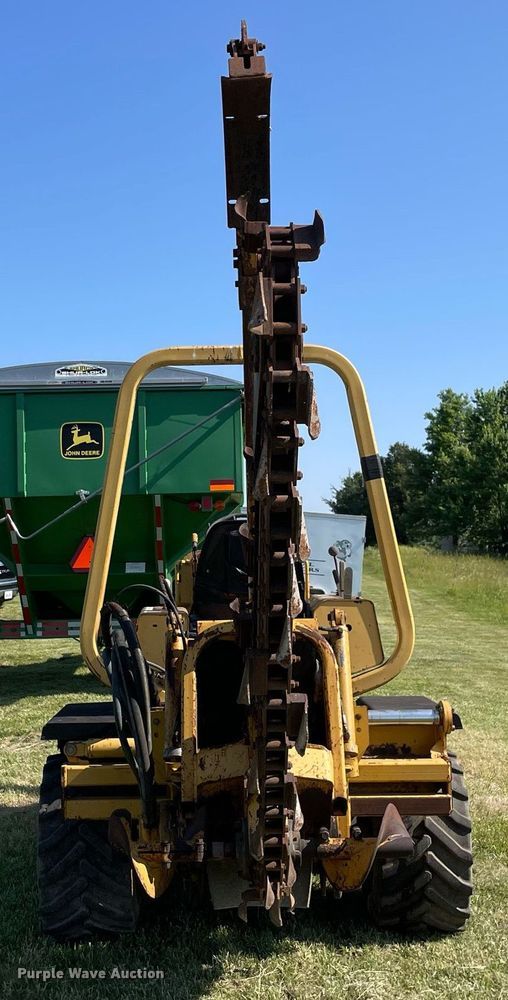 image for item DL3769 2005 Vermeer RT650 trencher