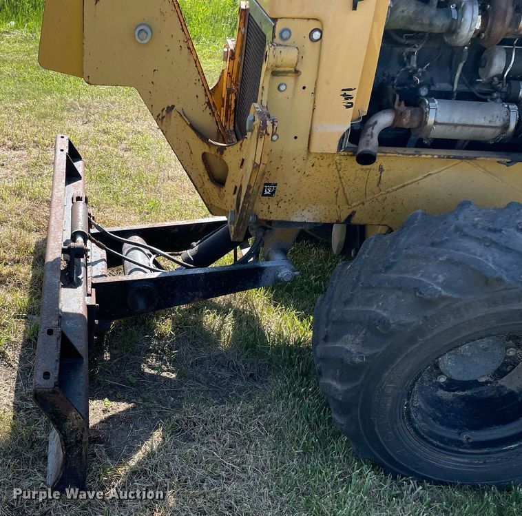 image for item DL3769 2005 Vermeer RT650 trencher