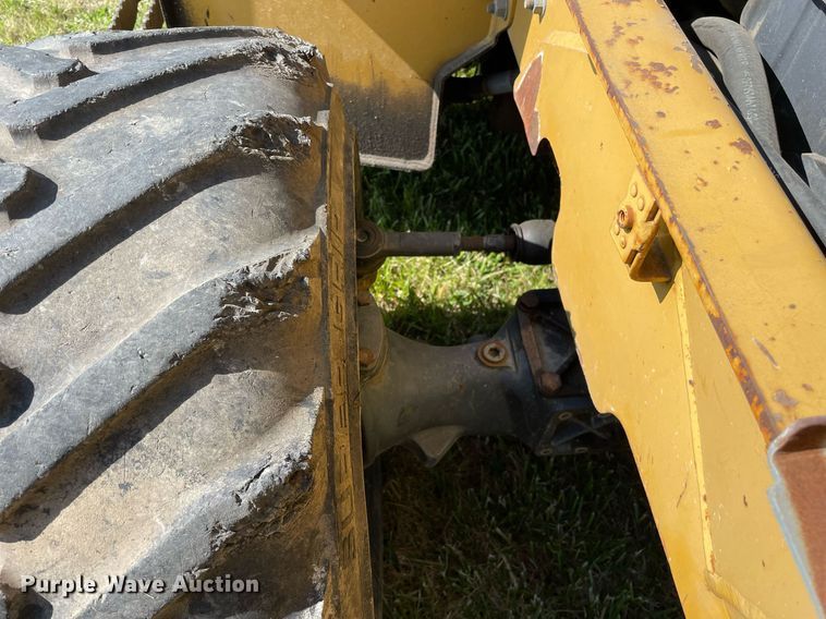 image for item DL3769 2005 Vermeer RT650 trencher