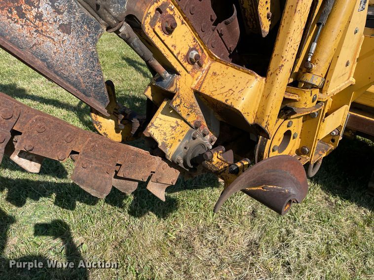 image for item DL3769 2005 Vermeer RT650 trencher
