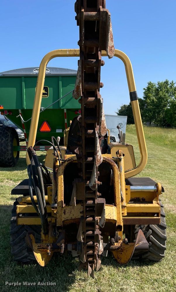 image for item DL3769 2005 Vermeer RT650 trencher