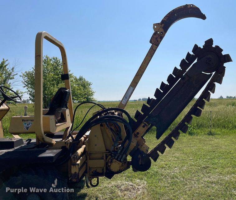 image for item DL3769 2005 Vermeer RT650 trencher
