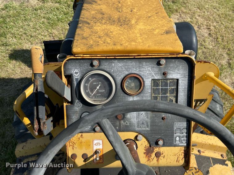 image for item DL3769 2005 Vermeer RT650 trencher