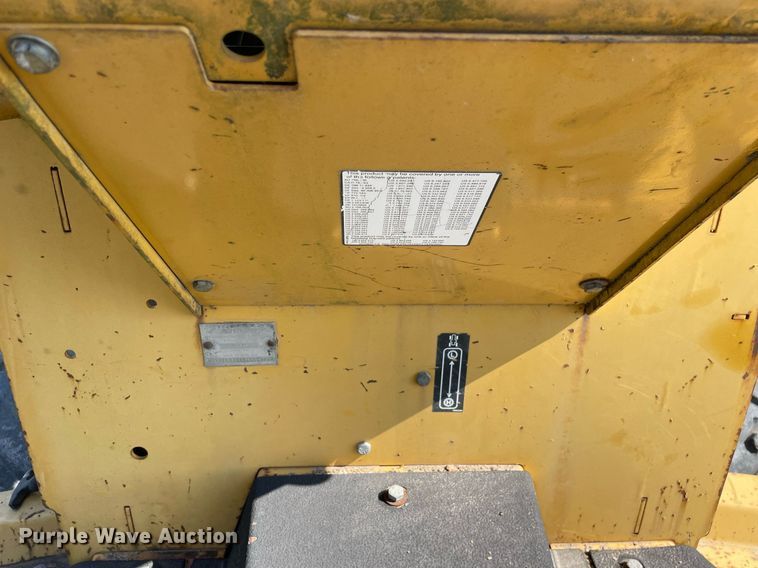 image for item DL3769 2005 Vermeer RT650 trencher