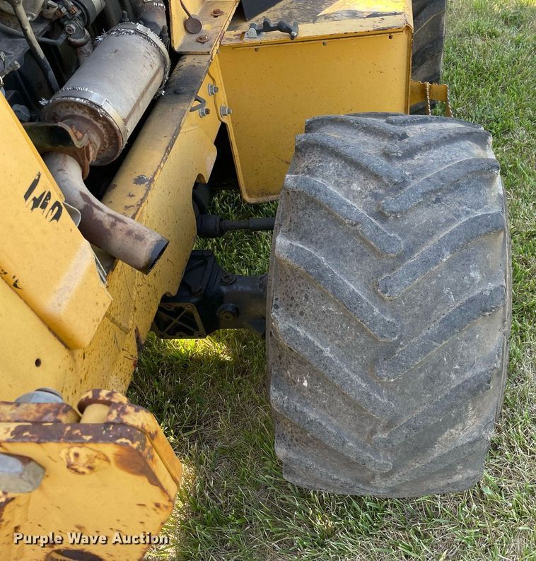 image for item DL3769 2005 Vermeer RT650 trencher