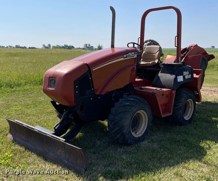 image for item DL3771 2007 Ditch Witch RT55  rock saw