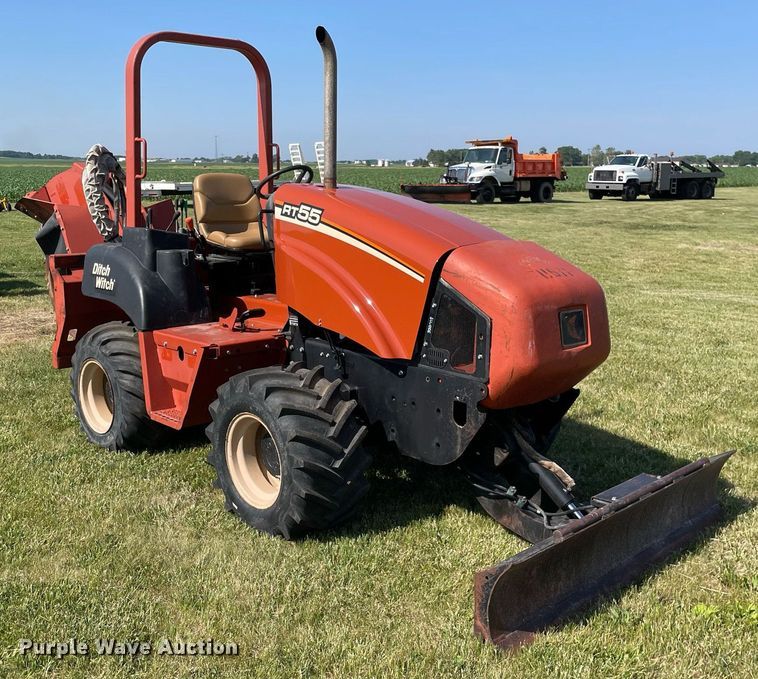 image for item DL3771 2007 Ditch Witch RT55  rock saw