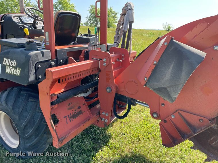 image for item DL3771 2007 Ditch Witch RT55  rock saw