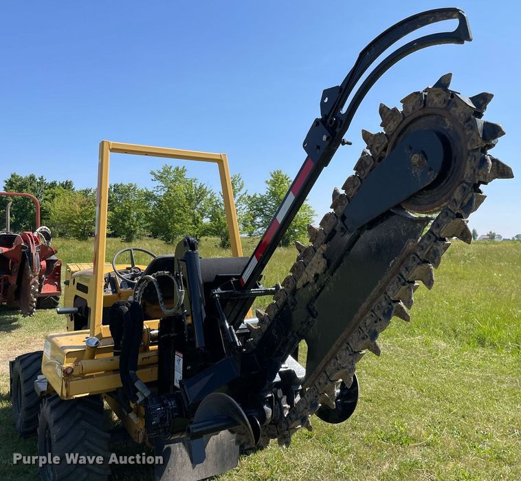 image for item DL3772 2005 Vermeer RT450  trencher