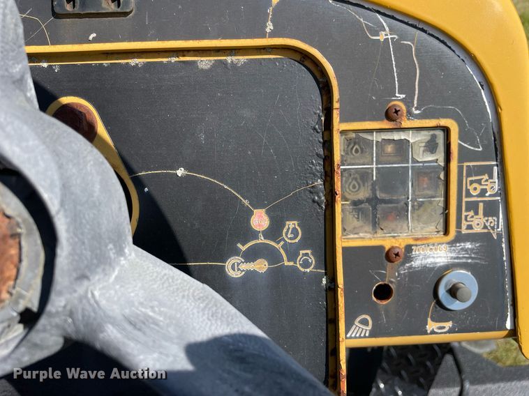 image for item DL3772 2005 Vermeer RT450  trencher