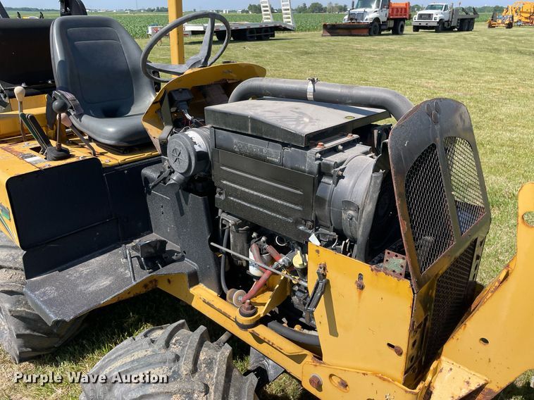 image for item DL3772 2005 Vermeer RT450  trencher